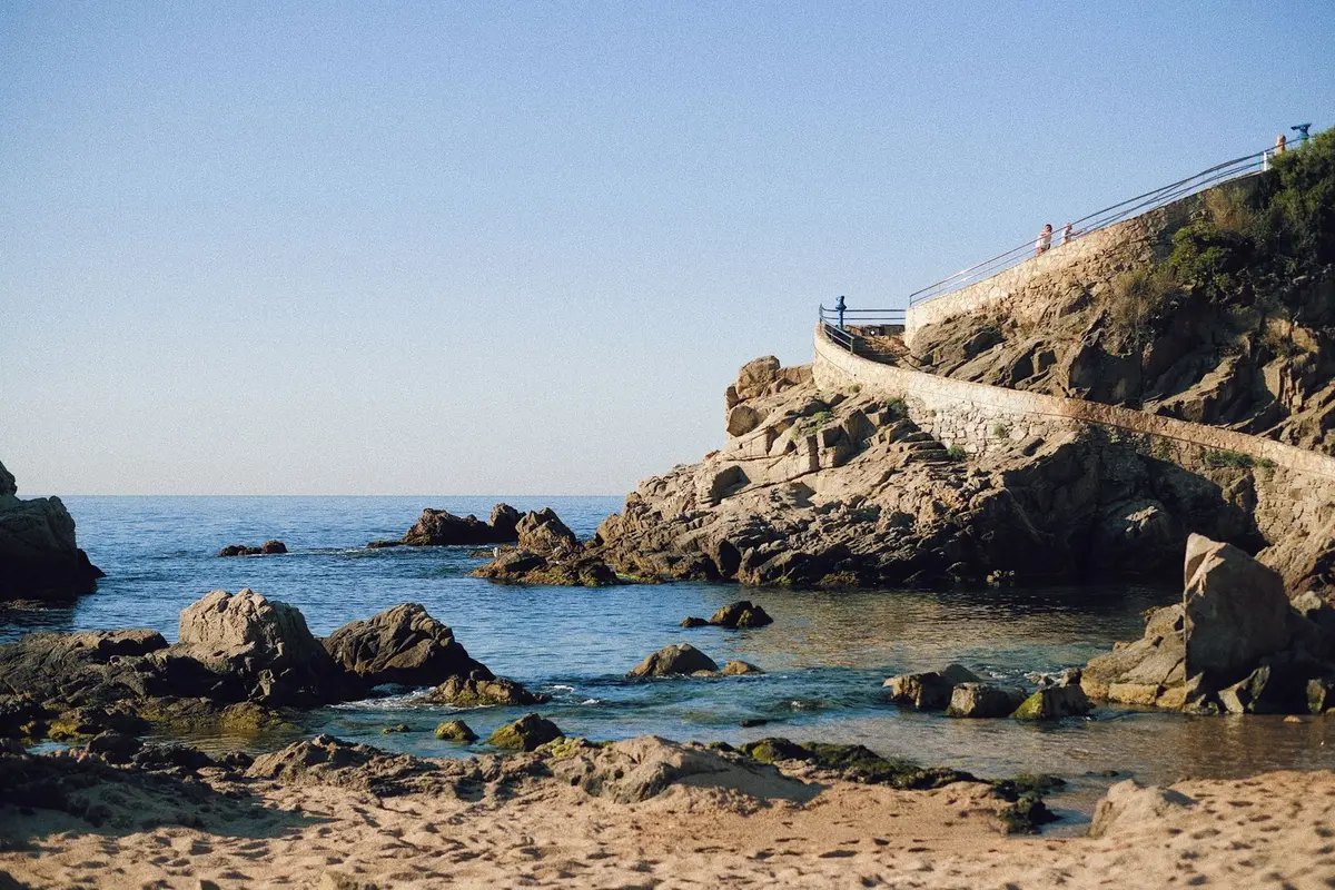 Tramo del camino costero junto a Sa Caleta en Lloret de Mar