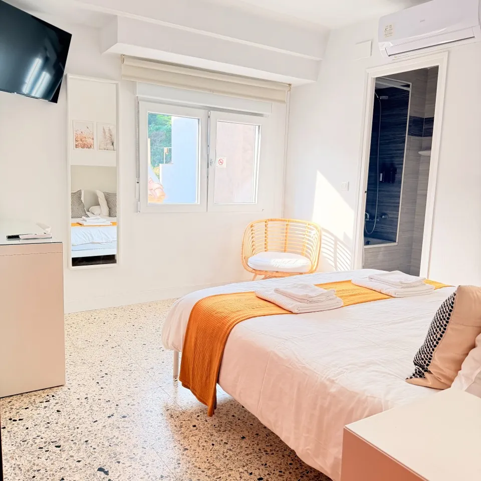 Doble Confort con cama doble, Smart TV y aire acondicionado
